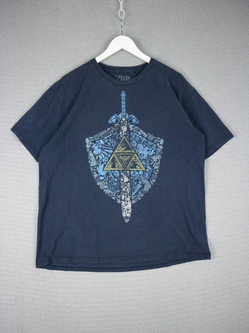 The Legend of Zelda Hylian Shield Great Sword Link Gaming Tee Mens XL